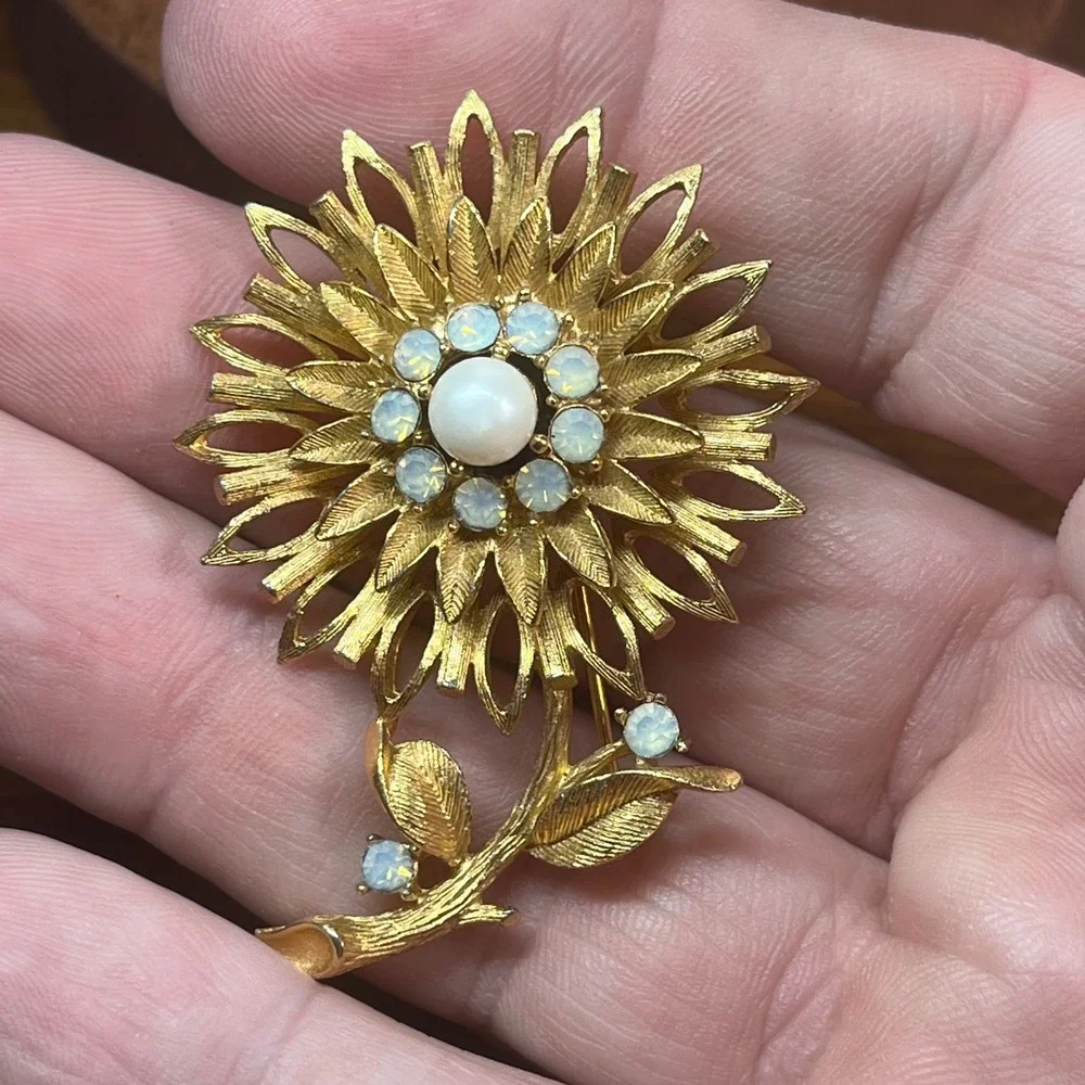 Vtg Swarovski Opal Rhinestone Sunflower Brooch Gold Tone Signed REG 267
